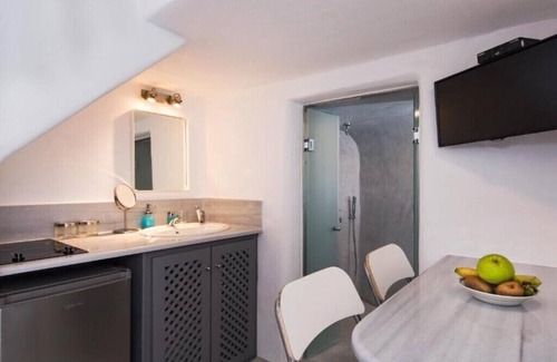 Kamari Apartment | BH724 - C - Suite Santorini