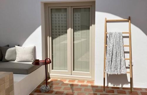 Fira Apartment | BH940 - C - Suite Sanrotini