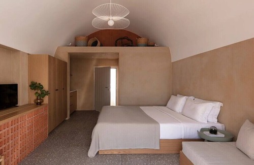 Fira Apartment | BH940 - C - Suite Sanrotini