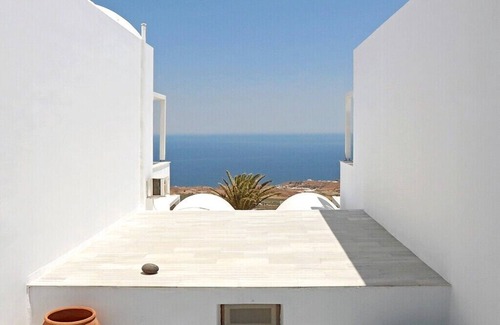 Kamari Apartment | BH973 - C - Suite Santorini