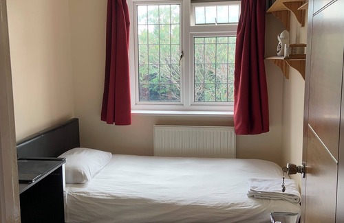 George Green Hotel | Bianca's House Hotel Heasthrow Airport