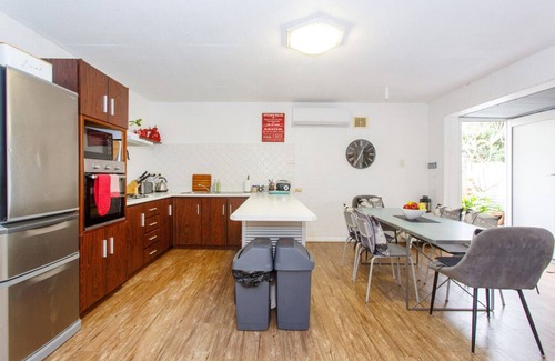 Bicton House | Bicton by the Bay – Close to Fremantle & River