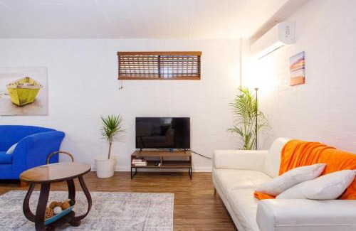 Bicton House | Bicton by the Bay - Close to Fremantle & River