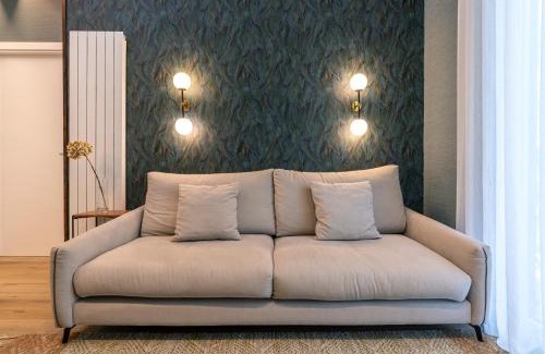 Egia House | BIG 4 ROOMS in a Centric Home Parking Included