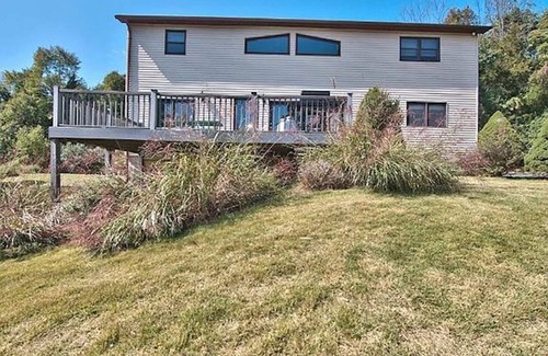 Saylorsburg House | Big and Spacious 4 bed, 4 bath near Camelback. HOT TUB, PRIVATE OUTDOOR POOL