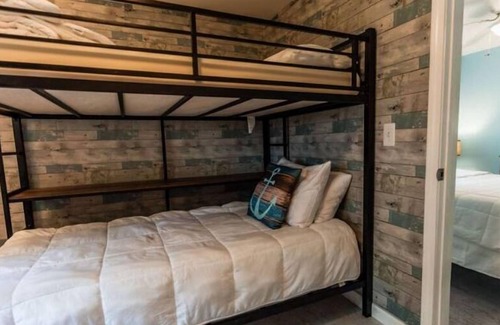 Holton Cottage | Big Blue Lake Cottages, LLC - Cottage #2