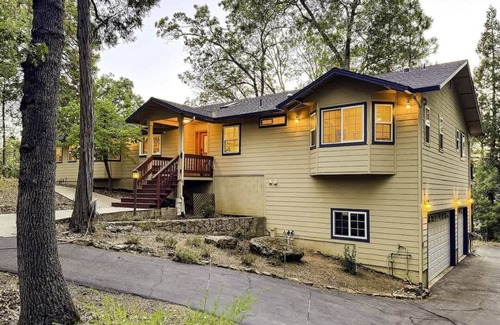 Twain Harte House | Big Brook Hideaway – Spacious 4BR Retreat w/Game Room & EV Charger in Twain Har