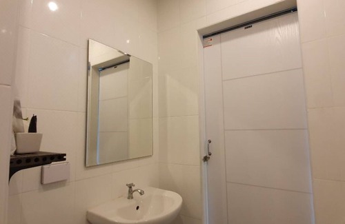 Chalong Hotel | Big Buddha Hillside Hotel