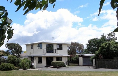 Blenheim House | Big Family Home in quiet area of Blenheim