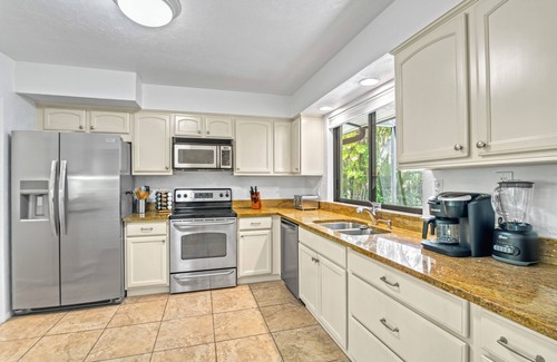 Bay Isle House | Big Pass Hideaway l Private Heated Pool, & Walking Distance to Siesta Key Beach