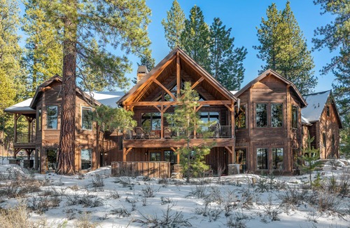 Sunriver Villa | Big Pine by AvantStay | Stunning Secluded Oregon Home w/Hot Tub