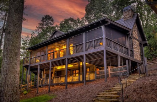 McCaysville Cabin | Big River Family Retreat - Luxury Creekside Getaway | Outdoor Kitchen & Pavillion | Screened in Porch