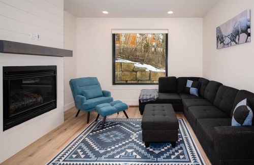 Big Sky Apartment | Big Sky 2 bedroom guesthouse