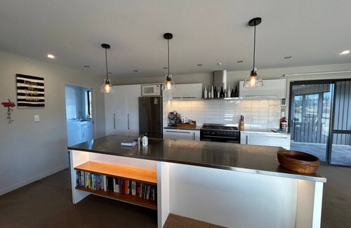 Twizel House | Big Sky, Big View - Family friendly and close to Mt Cook, FREE WIFI