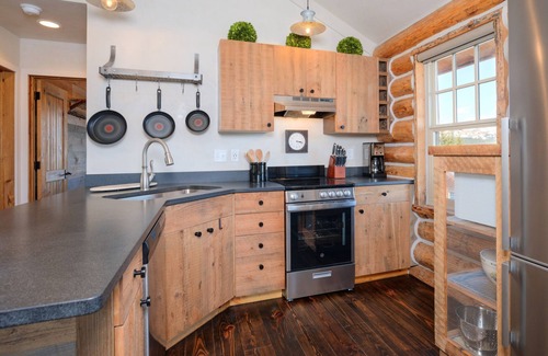 Big Sky Cabin | Big Sky Vacation Rentals: CH Cabin 7 Cowboy