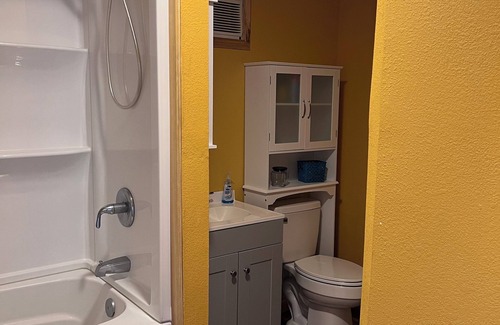 Brenham Cabin | Big spacious area to make some new sweet memories