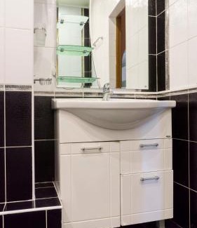 Pozniaky Apartment | Big studio apartment near River Mall