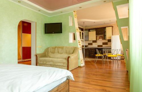 Pozniaky Apartment | Big studio apartment near River Mall