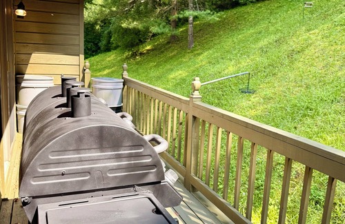 Delphia House | Big Tree Lodge- Near Leatherwood Off Road Park! 4 Bedrooms and 2 baths!