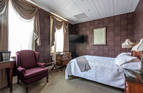 Geneseo Bed & Breakfast | Big Tree Treaty Room - Big Tree Innnn