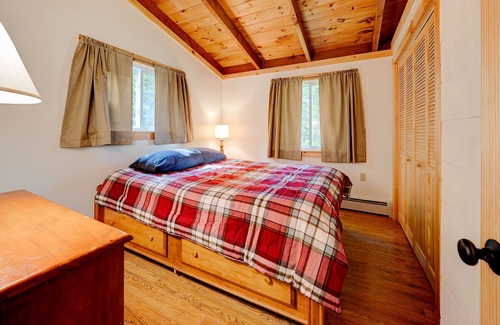 Ludlow House | Bigfoot Chalet, Golf-Hike-Boat-Bike-Fish-RELAX!