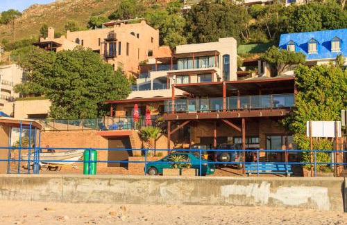 Gordons Bay Central House | Bikini Beach Villas