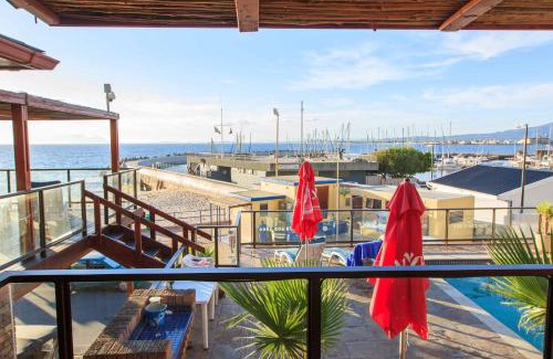 Gordons Bay Central House | Bikini Beach Villas