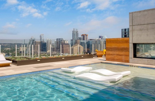 East Cesar Chavez House | Billy by AvantStay | Brand New Condo in Austin w/ Amazing Amenities