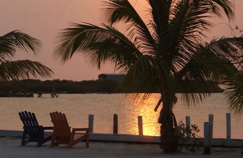 Caye Caulker Cottage | Birdhouses Hummingbird is a very unique place in the sunset side of the island.