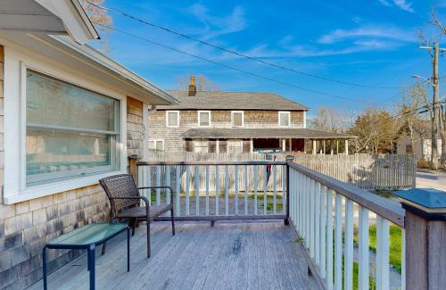 Oak Bluffs House | Birds of Paradise