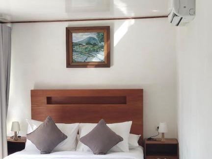 Sidemen House | Bisbis House Iseh village