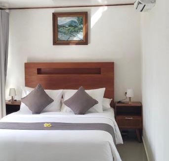 Sidemen House | Bisbis House Iseh village