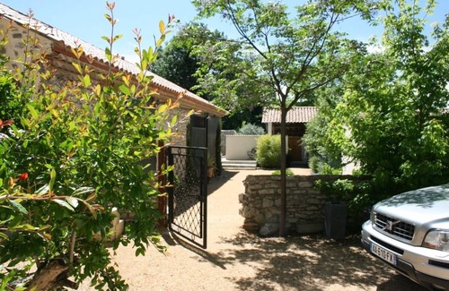 Lezan House | Bistrot vintage 'at grandma Leone'. heated pool