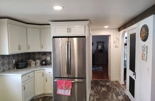 Fredonia House | BitterSweet Vineyard Views along Chatauqua Wine Trail w/hot tub and pet friendly