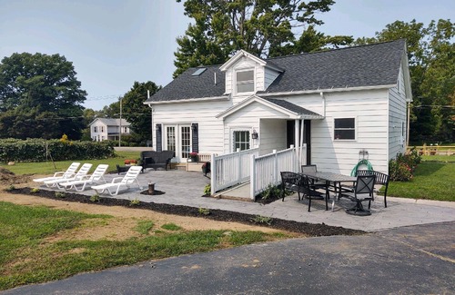 Fredonia House | BitterSweet Vineyard Views along Chatauqua Wine Trail w/hot tub and pet friendly