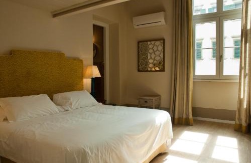 Santa Croce House | Black 5 Florence