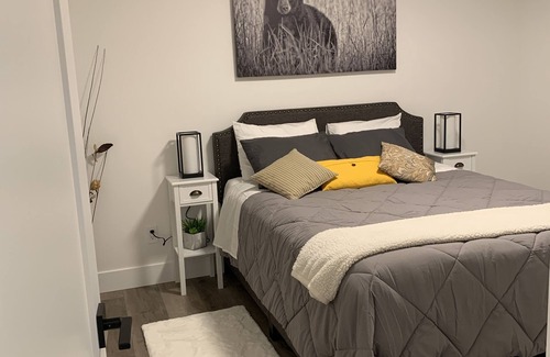 Regional District of Nanaimo Cottage | Black Bears Den - Cozy cottage in the woods pet friendly and hiking at your door