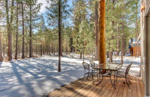Black Butte Ranch House | Black Butte Manor Bordering Forest