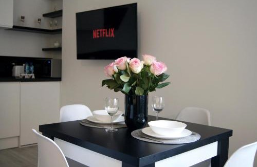 Torun Apartment | Black & White Apartament