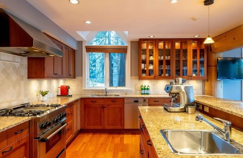 Upper Village Ski Chalet | Blackcomb Hideaway 4 Bedroom Ski-In Chalet