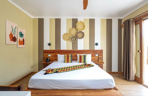 Uroa Hotel | Blackstone Beach Resort