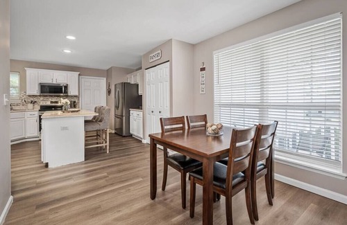 St. Charles House | Blair's House in St. Charles - Long Stays Welcome