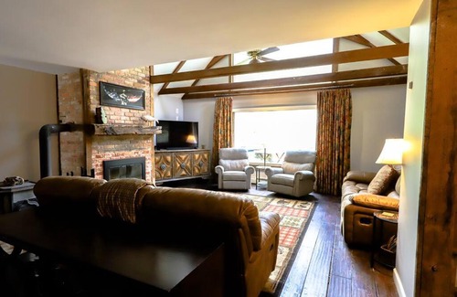 Franklin Ski Chalet | Blaster's Point