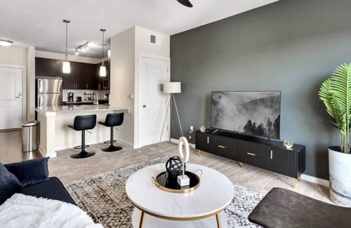 Courier City - Oscawana Apartment | Bleecker 1-431 · Luxury King Suite - Pool - Gym - FREE parking - J