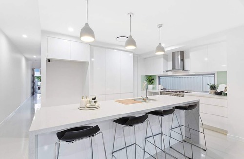 Surfers Paradise Villa | Bliss At Surfers Paradise walk to Surfers!