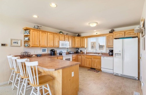 Captain's Cove House | Bliss by the Bay - Canal Front with fabulous Amenities!