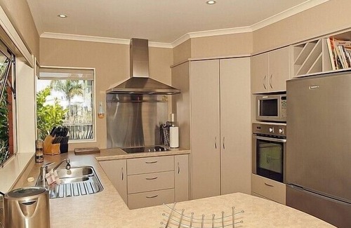 Whangamata Cottage | Bliss by the Beach - Whangamata Holiday Home