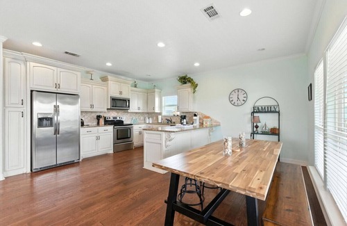 Port Bolivar House | Bliss on the Beach | Sleeps 10