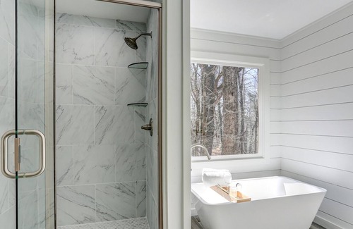 Big Canoe House | Blissful Escape | Relax on the screened-in porch and cook in the gourmet kitchen