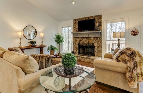 Big Canoe House | Blissful Escape | Relax on the screened-in porch and cook in the gourmet kitchen